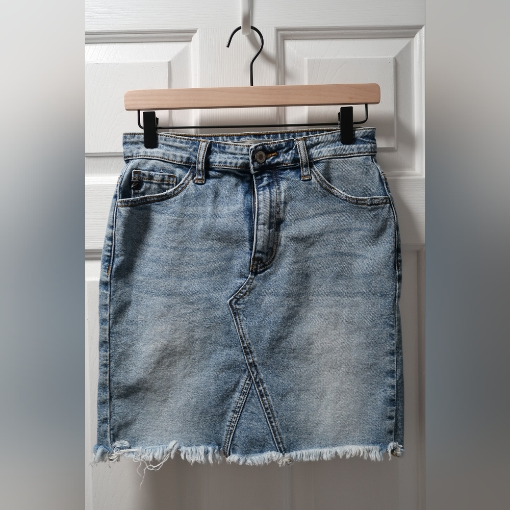 Kancan distressed denim mini skirt size xs